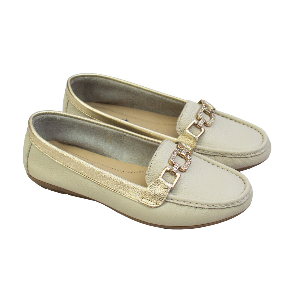 MOCASIN CHATO CADENA VAINILLA /PLATINO