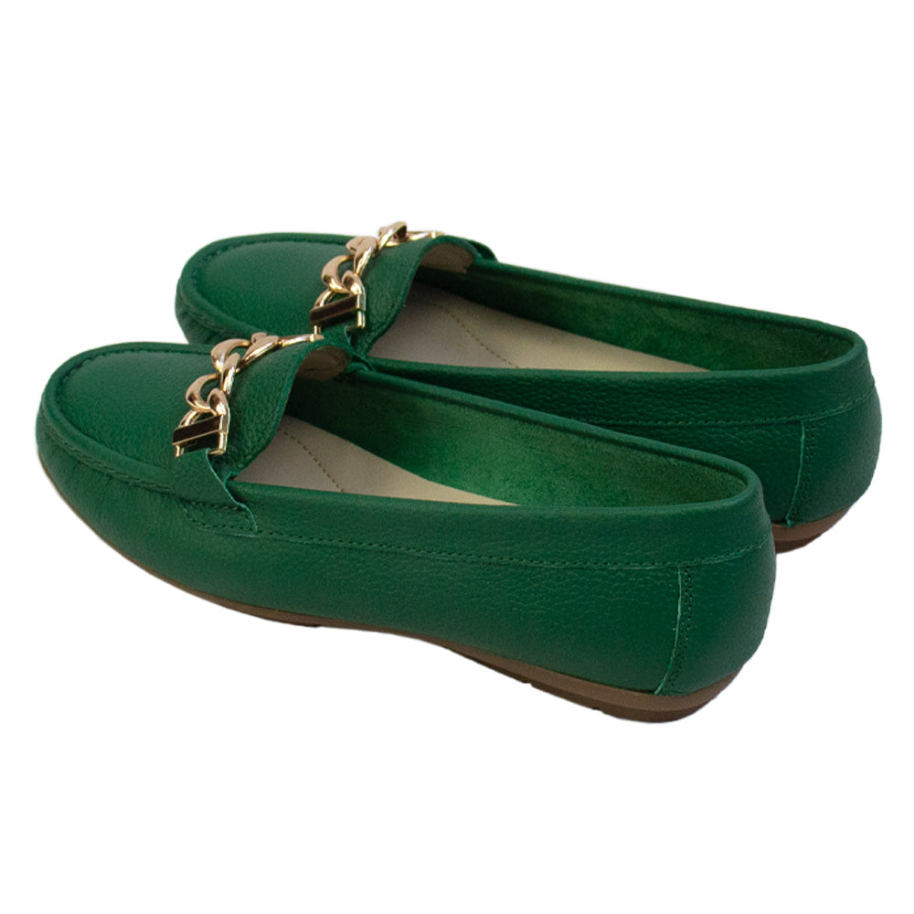 MOCASIN CHATO CADENA VERDE HOJA