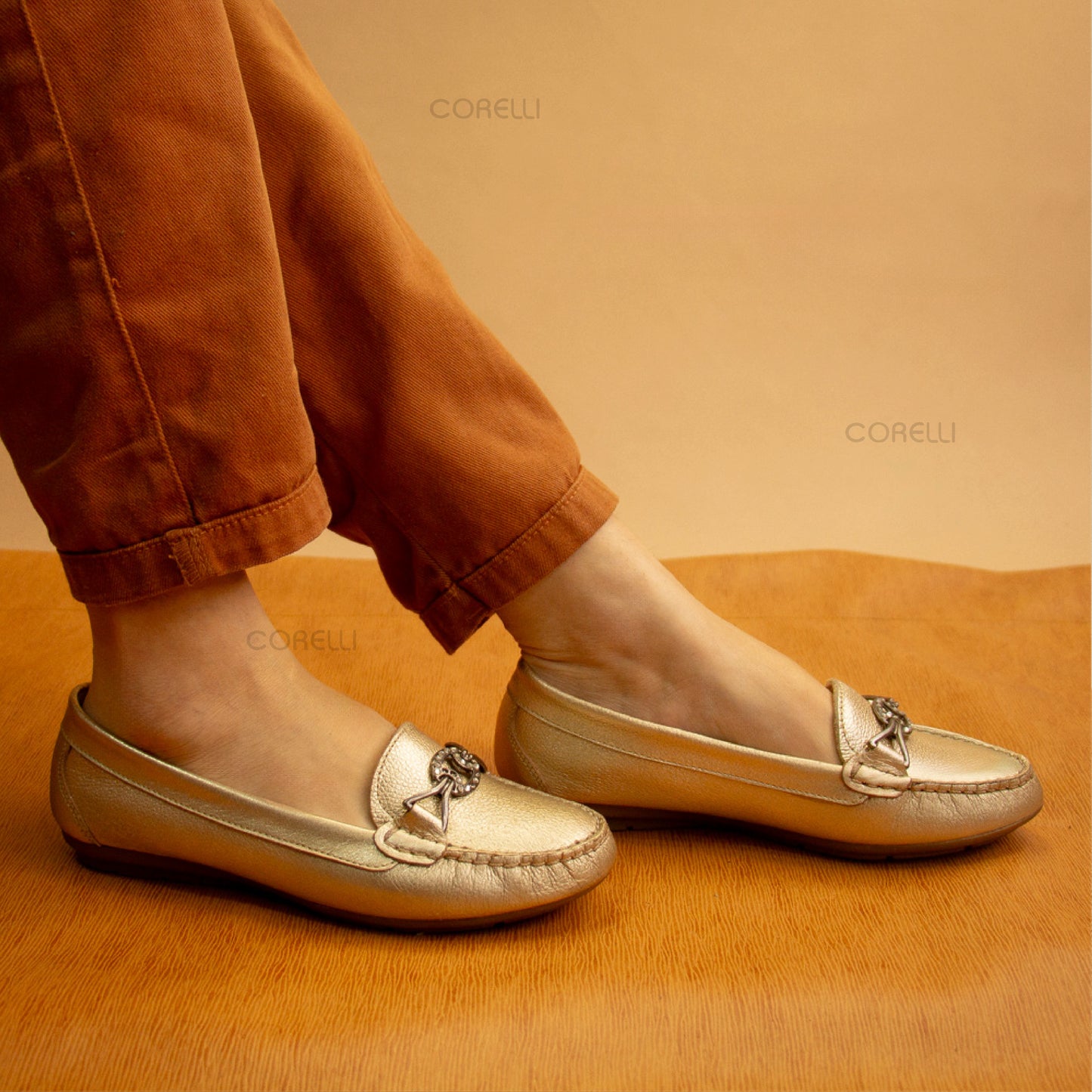 MOCASIN CHATO CORBATA PLATINO
