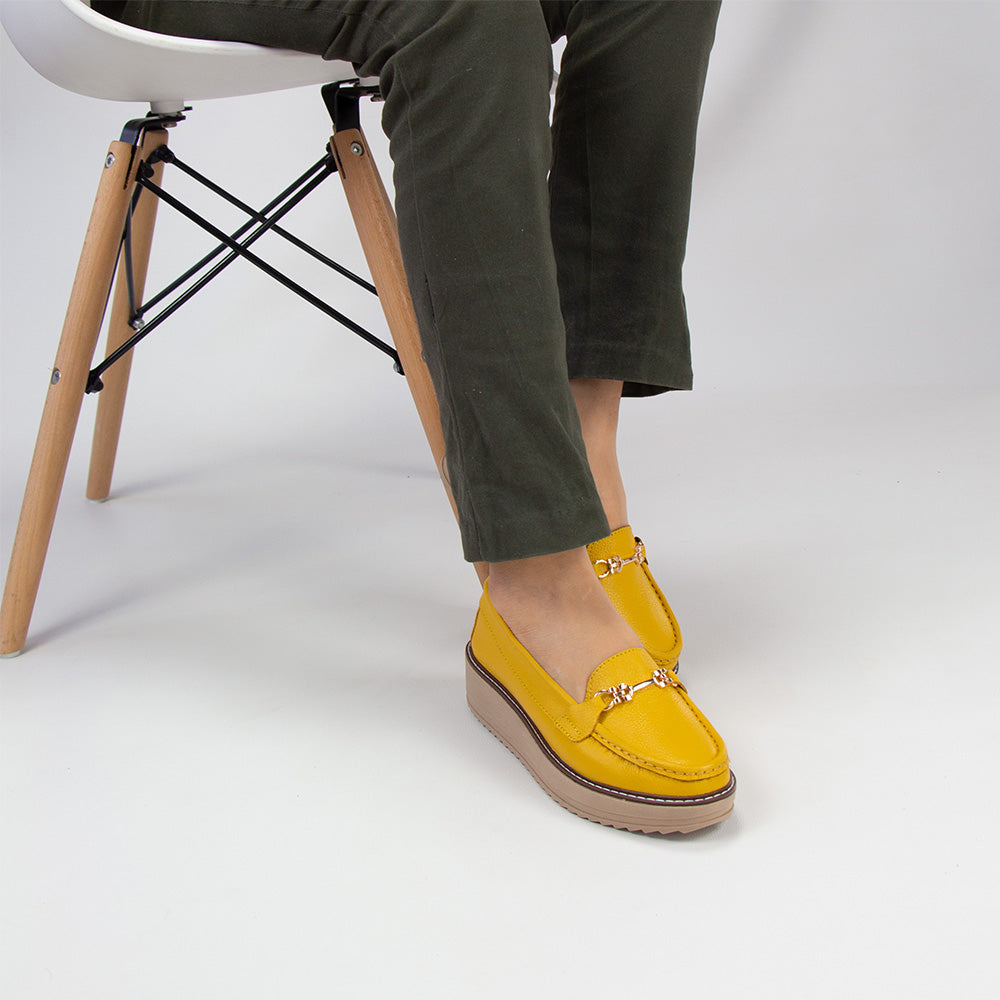 MOCASIN PLATAFORMA VICKY MOSTAZA -PLANTA TOFFEE