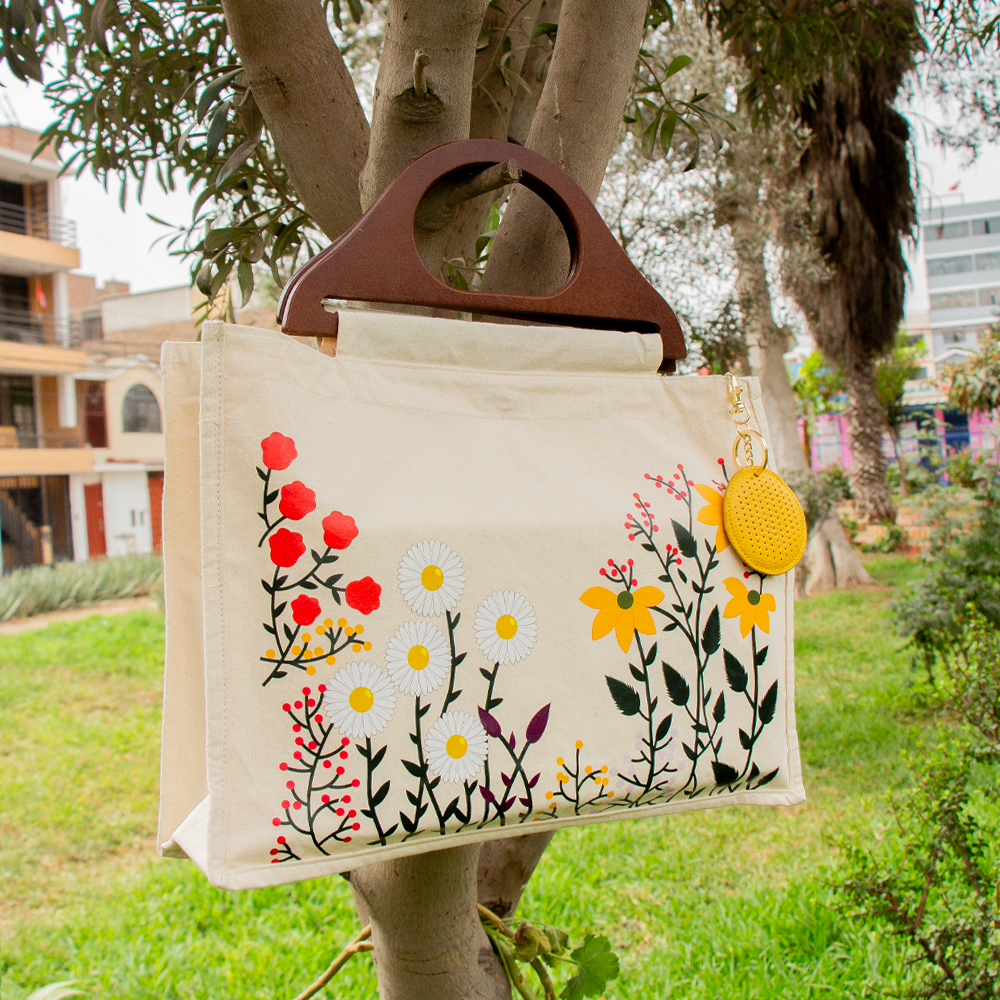 BOLSO TOCUYO FLORES CON ASA DE MADERA