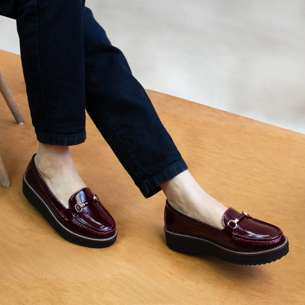 MOCASIN PLATAFORMA  DANIELA  CHAROL VINO