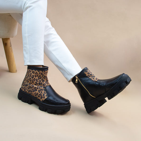 BOTIN  HELENA   NEGRO -ANIMAL PRINT
